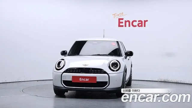 MINI Cooper 4th Gen — Фото автомобиля 3
