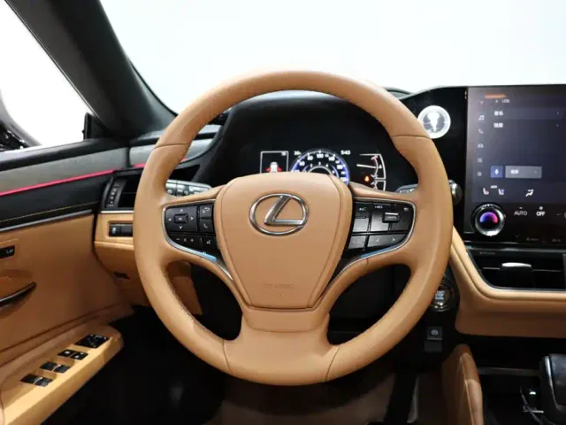 Lexus ES — Фото автомобиля 12