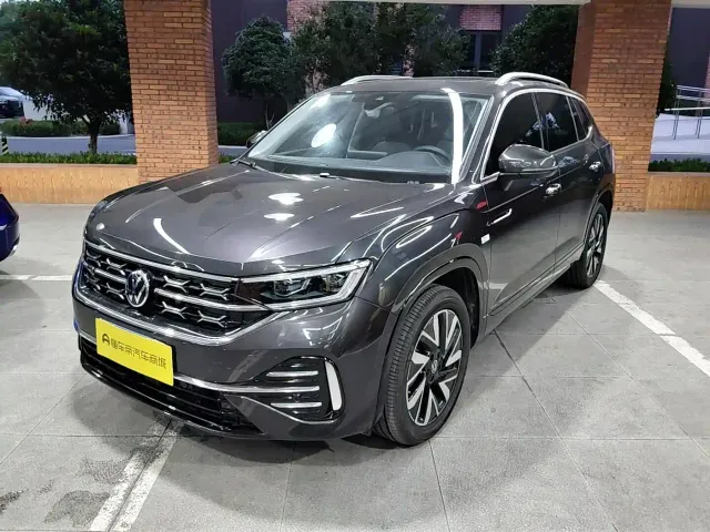 Фотография автомобиля — Volkswagen Tayron