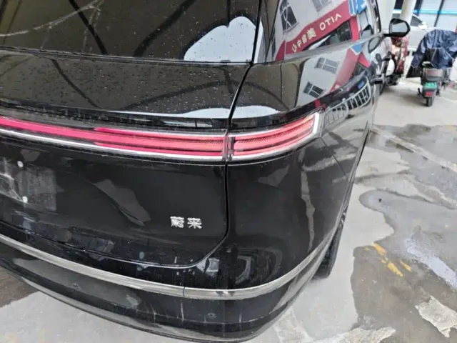 NIO NIO ES8 2025 Base Model — Фото автомобиля 7
