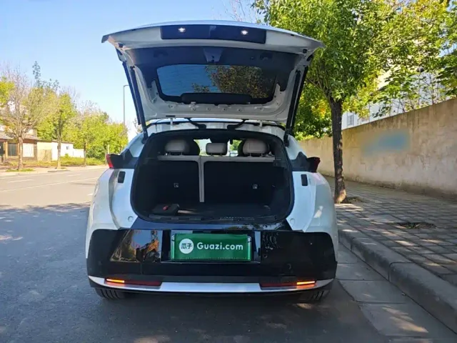 Lynk & Co Z20 — Фото автомобиля 18