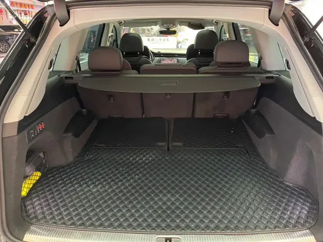 Audi Q7 — Фото автомобиля 19