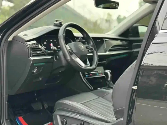 Volkswagen Passat — Фото автомобиля 4