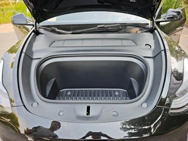 Tesla Model Y — Фото автомобиля 15