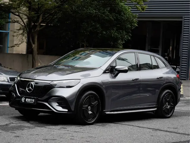 Фотография автомобиля — Mercedes-Benz EQE SUV