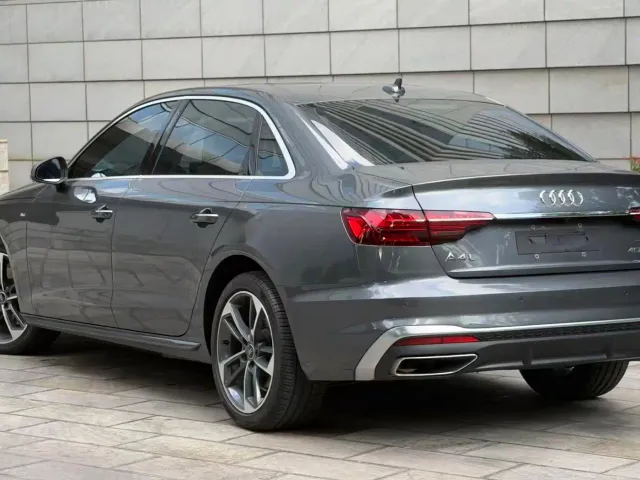 Audi A4L — Фото автомобиля 9