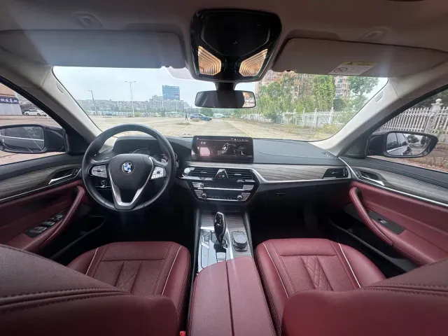 BMW 5 Series — Фото автомобиля 18
