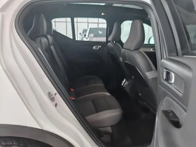 Volvo XC40 — Фото автомобиля 22