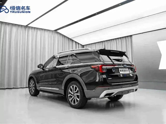 Ford Explorer — Фото автомобиля 7