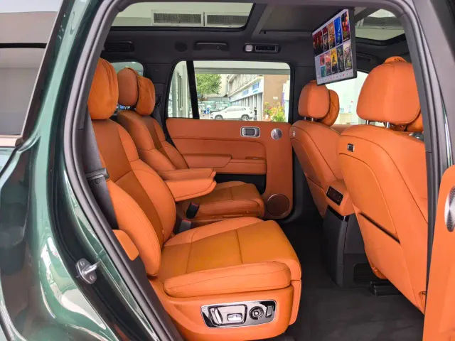 Li Auto L9 — Фото автомобиля 11