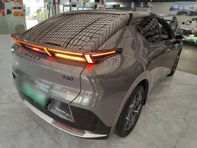 Lynk & Co Z20 — Фото автомобиля 4