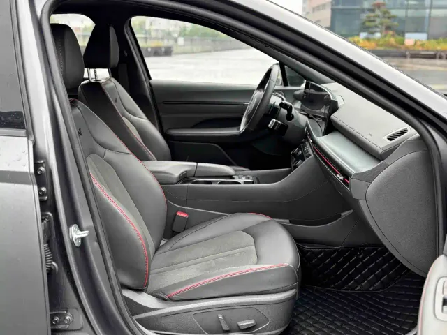 Hyundai Sonata — Фото автомобиля 19
