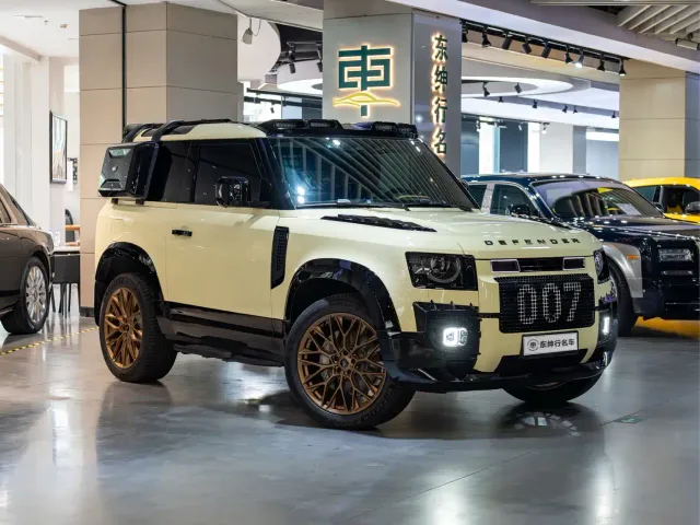Land Rover Defender — Фото автомобиля 3