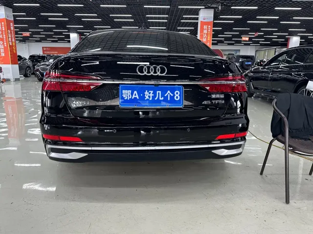 Audi A6L — Фото автомобиля 10