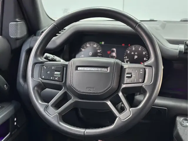 Land Rover Defender — Фото автомобиля 10
