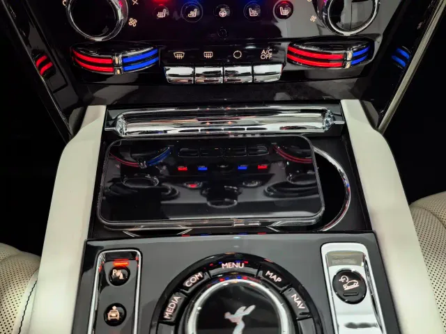Rolls-Royce Cullinan — Фото автомобиля 30