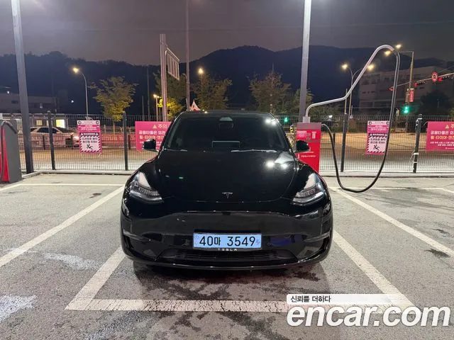 Фотография автомобиля — Tesla Model Y