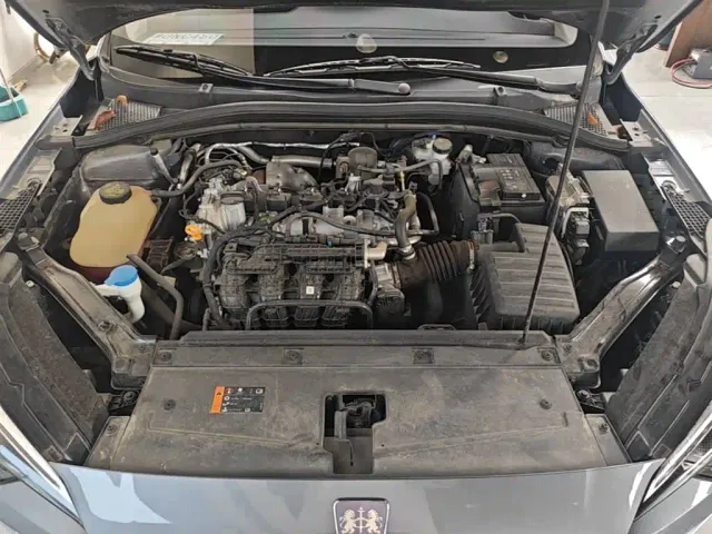 Roewe i5 — Фото автомобиля 19