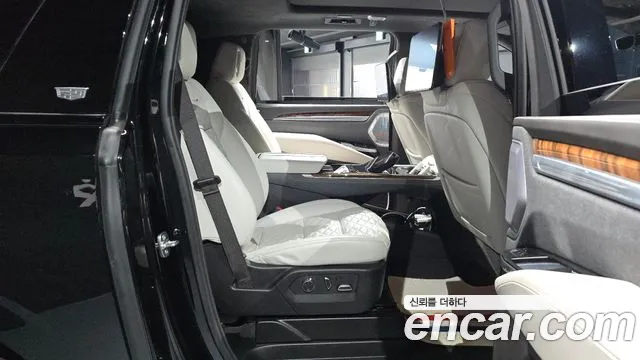 Cadillac Escalade 5th Gen — Фото автомобиля 17