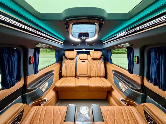 Mercedes-Benz V-Class — Фото автомобиля 16