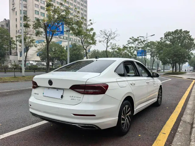 Volkswagen Lavida — Фото автомобиля 19