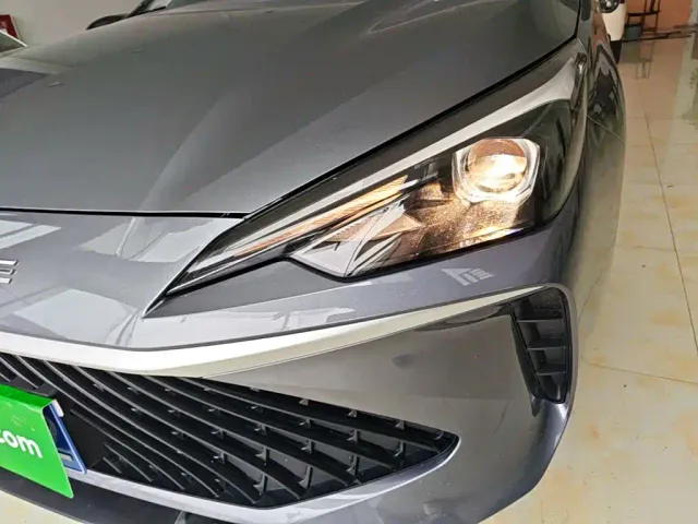 Roewe i5 — Фото автомобиля 23