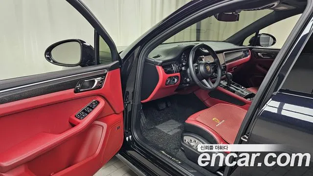 Porsche Macan — Фото автомобиля 10