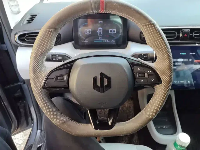 Leapmotor T03 — Фото автомобиля 10