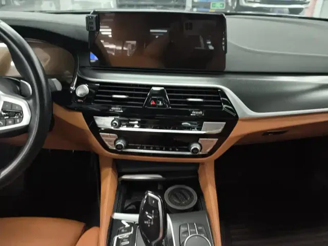 BMW 5 Series — Фото автомобиля 13