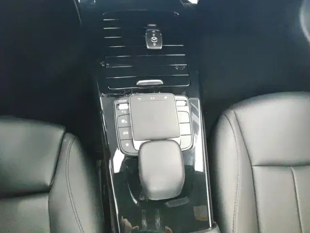 Mercedes-Benz A-Class — Фото автомобиля 16