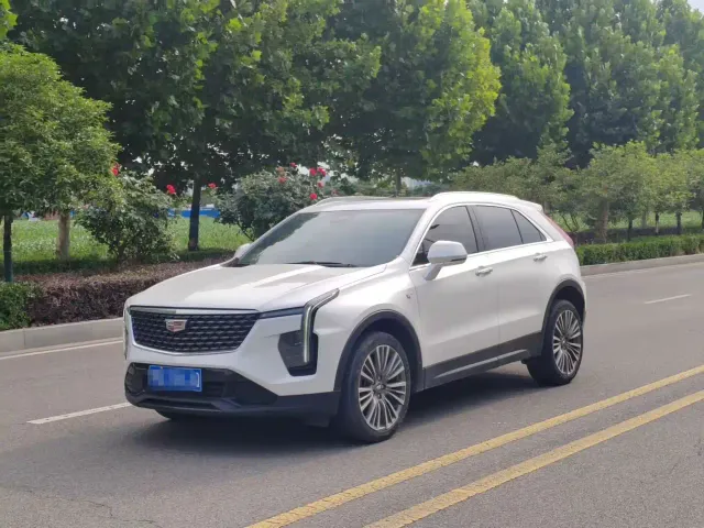 Фотография автомобиля — Cadillac XT4