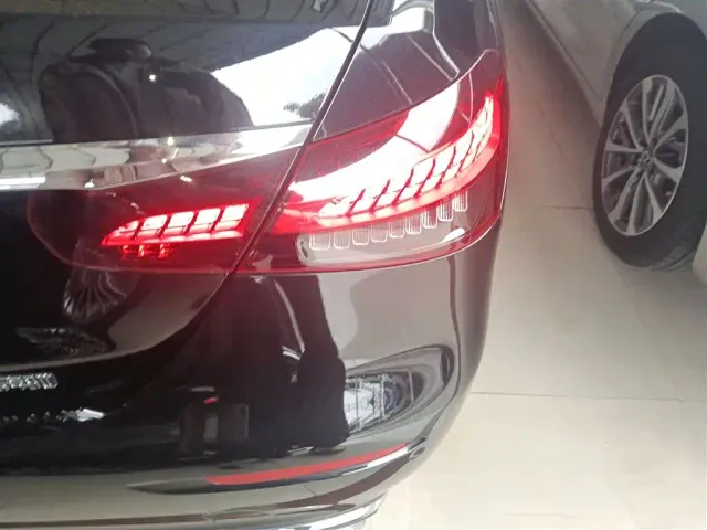 Mercedes-Benz E-Class — Фото автомобиля 23