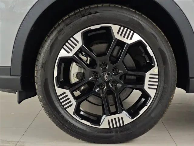 Ford Lingrui — Фото автомобиля 8
