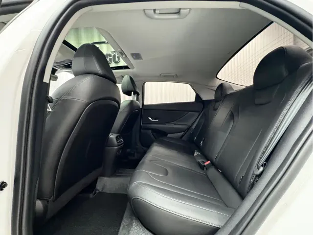 Hyundai Elantra — Фото автомобиля 10