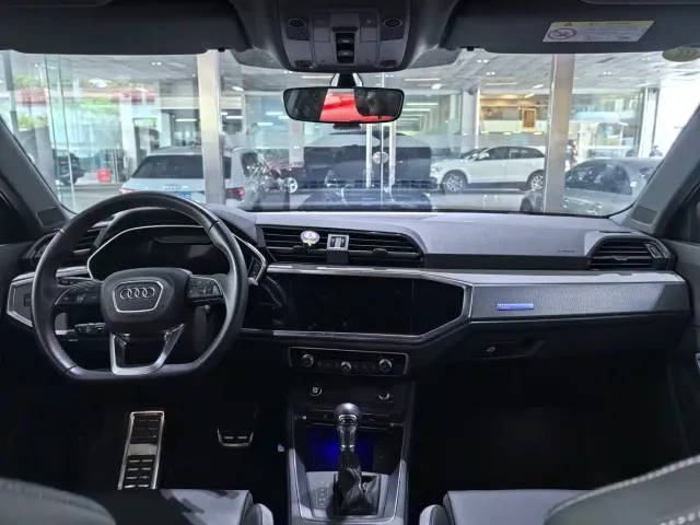 Audi Q3 — Фото автомобиля 9