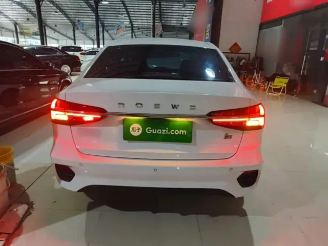 Roewe i5 — Фото автомобиля 5