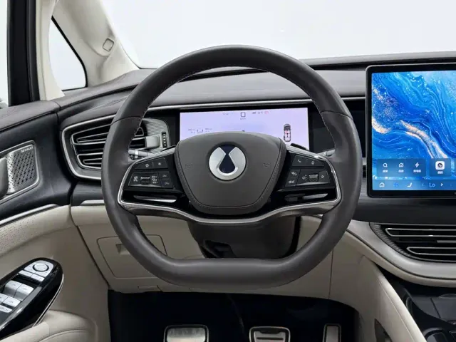 Denza Denza D9 2025 Model DM-i Smart Drive Edition 1020 AWD Flagship — Фото автомобиля 14