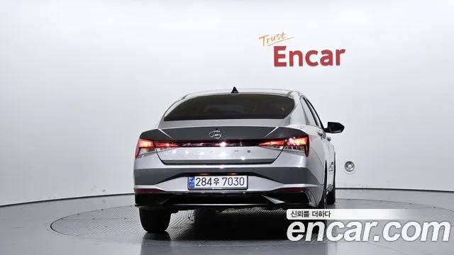 Hyundai Avante — Фото автомобиля 4