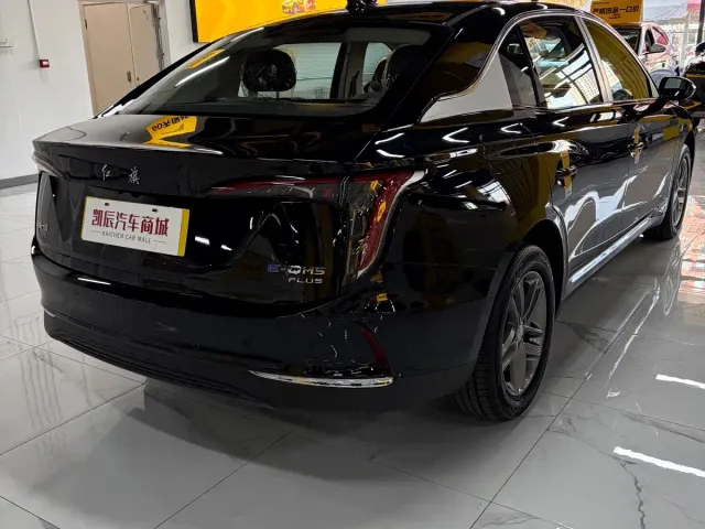 Hongqi E-QM5 — Фото автомобиля 10
