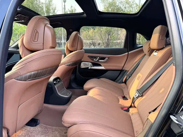 Mercedes-Benz E-Class — Фото автомобиля 6