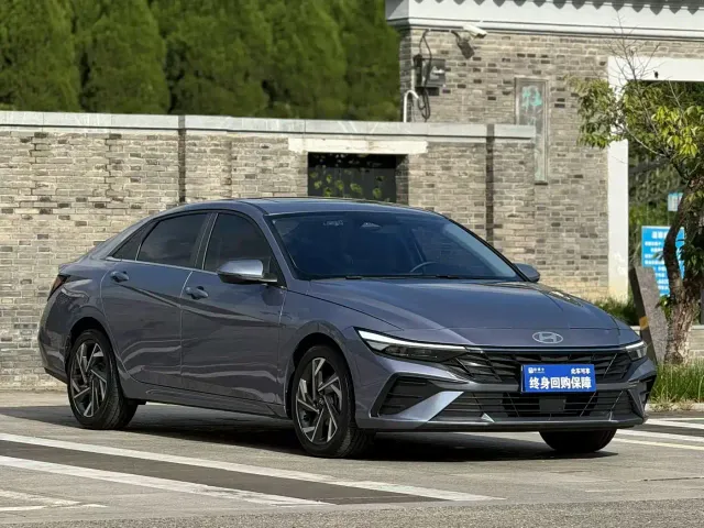 Hyundai Elantra — Фото автомобиля 2