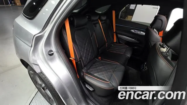 Genesis GV70 — Фото автомобиля 16
