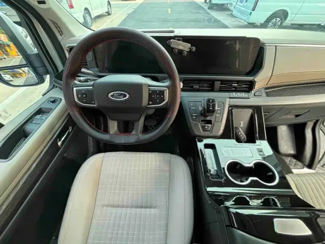 Ford Transit T8 — Фото автомобиля 16
