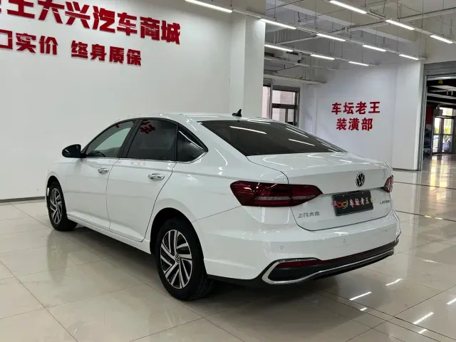 Volkswagen Lavida — Фото автомобиля 13
