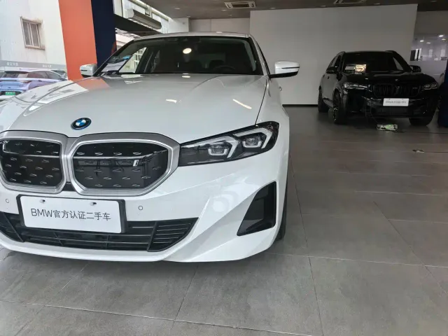 BMW i3 — Фото автомобиля 3