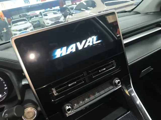 Haval M6 — Фото автомобиля 12