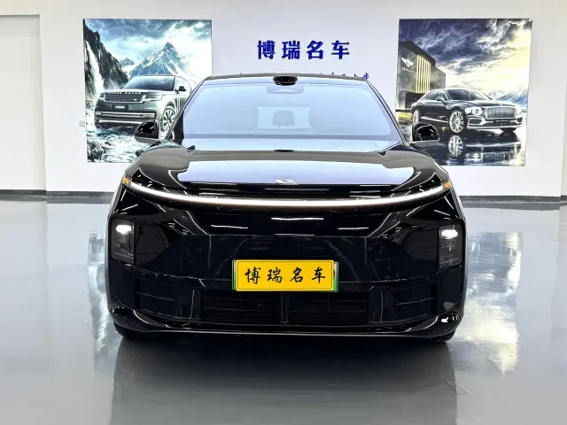 Li Auto L6 — Фото автомобиля 3