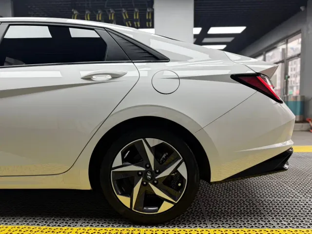 Hyundai Elantra — Фото автомобиля 9