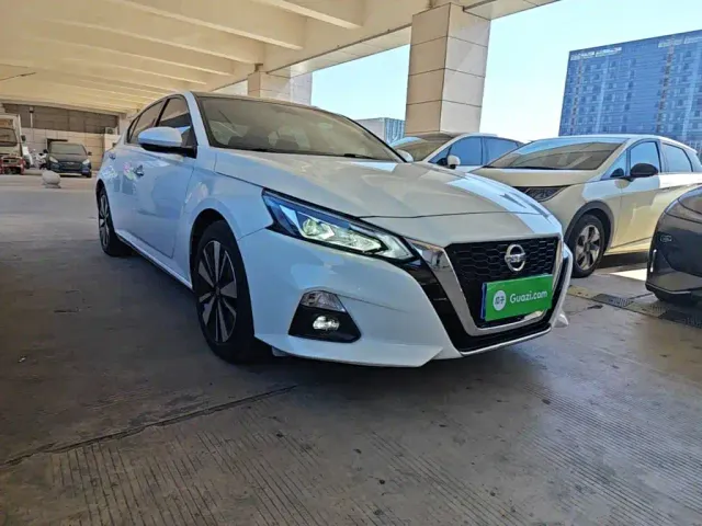 Nissan Teana — Фото автомобиля 3
