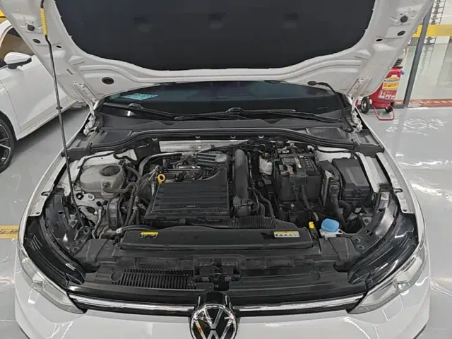 Volkswagen Golf — Фото автомобиля 19